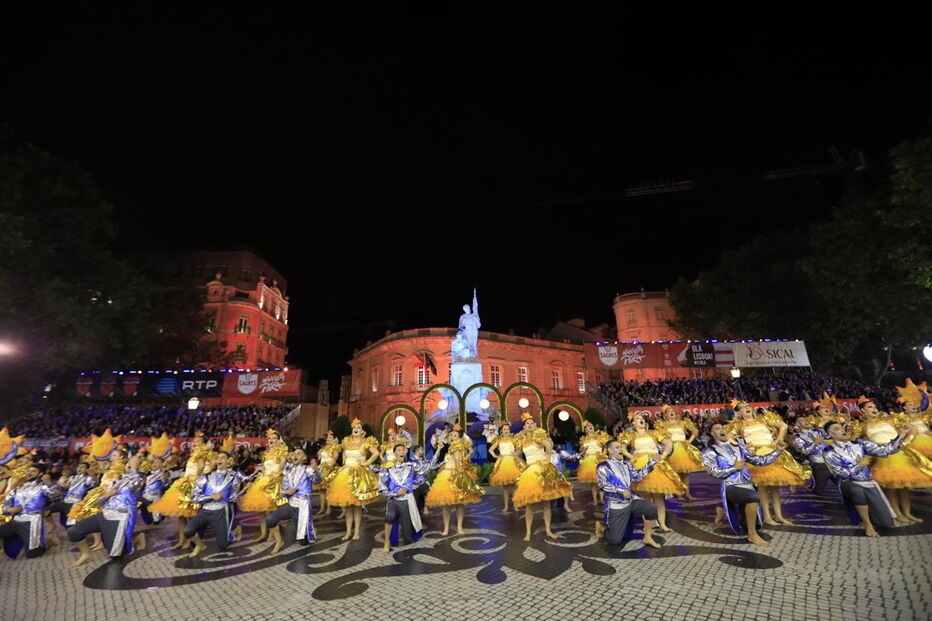 Marcha da Madragoa desfila na Avenida