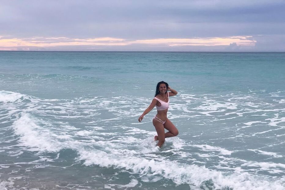 Sofia Ribeiro mostra fotos sensuais das férias em Cuba