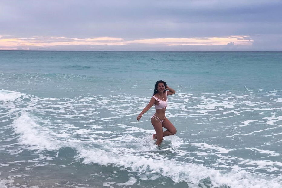 Sofia Ribeiro mostra fotos sensuais das férias em Cuba