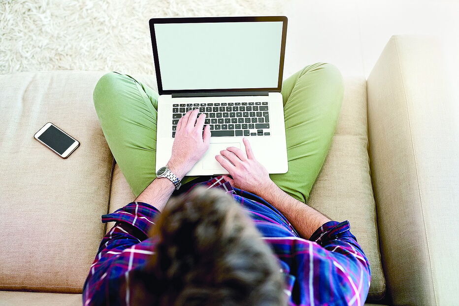 Crimes cometidos através das redes socias