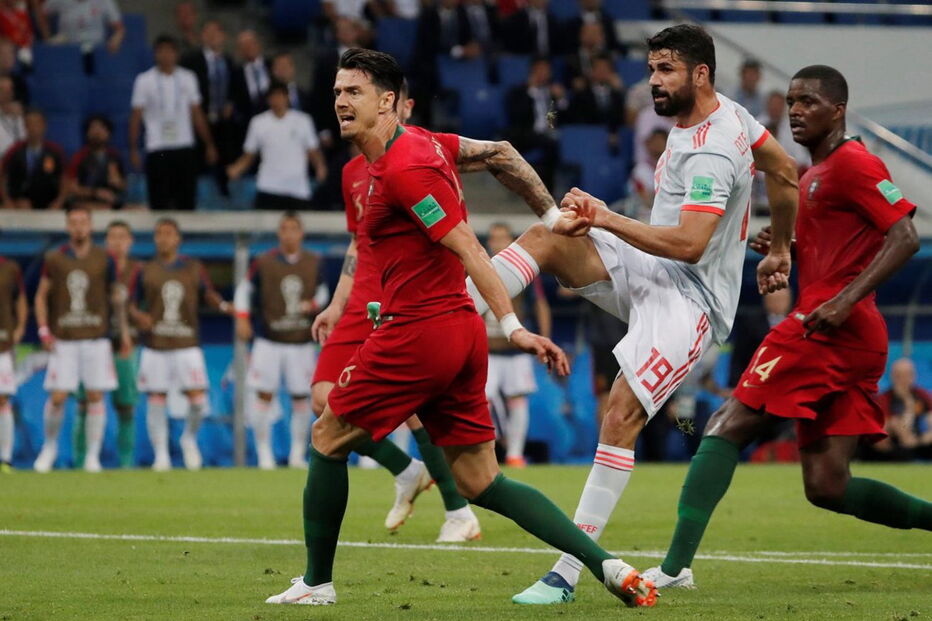 Diego Costa remata para o 1-1 no Portugal- Espanha