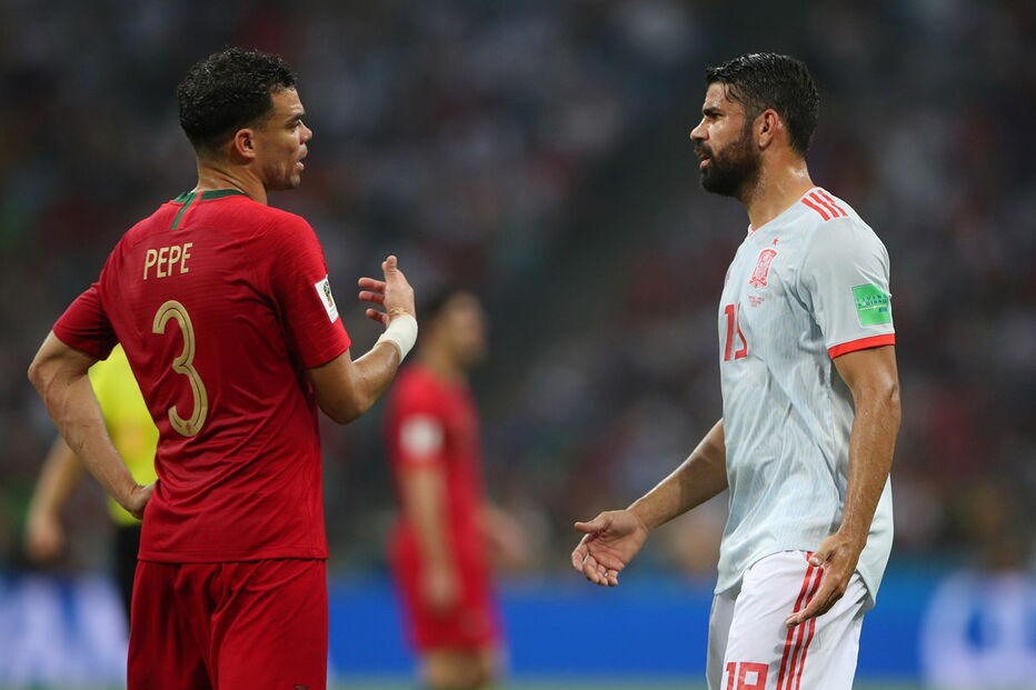 Pepe discute lance do golo em que foi carregado por Diego Costa