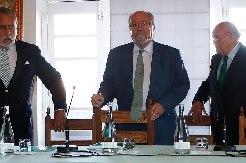 Artur Torres Pereira e a equipa que tomou posse da Comissão de Gestão do Sporting