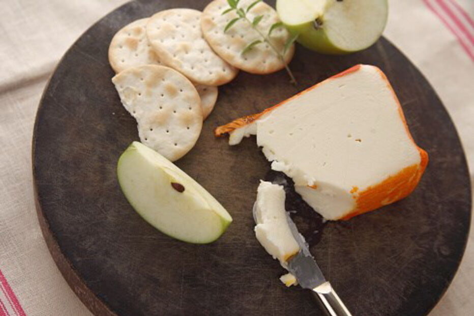 Queijo com bolachas 'crackers'