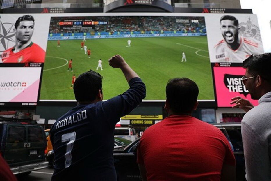 Livre de Ronaldo faz parar Times Square