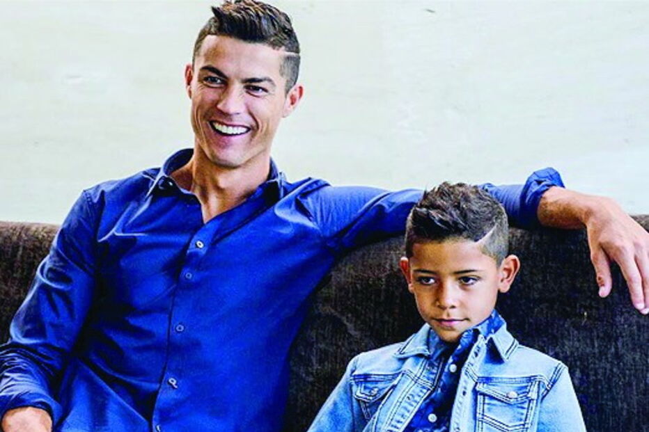 Cristiano Ronaldo tem partilhado dezenas de fotos com o filho nas redes sociais