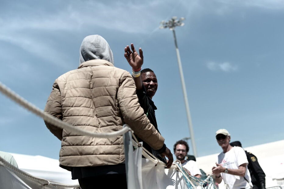 Aquarius chegou ao porto de Valência com centenas de migrantes a bordo