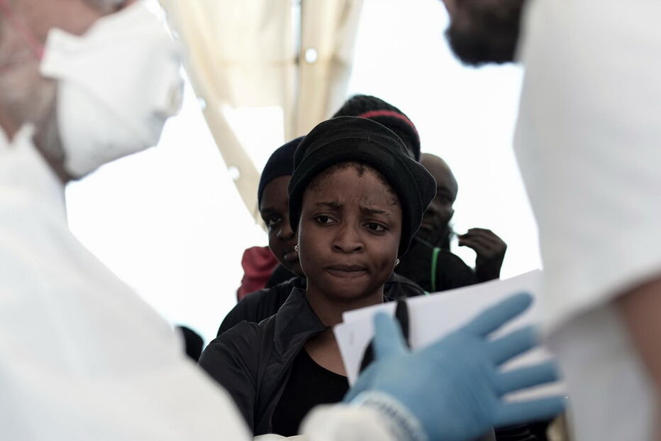 Aquarius chegou ao porto de Valência com centenas de migrantes a bordo