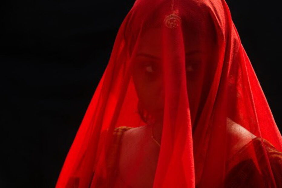 Mulher indiana com véu tradicional