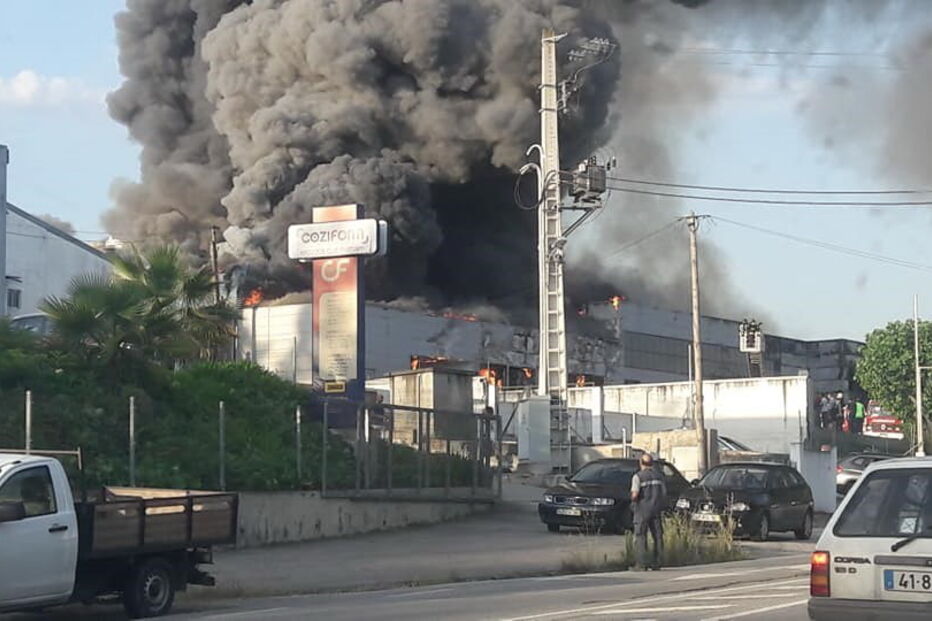 Fogo na fábrica da Beiragel, em Viseu