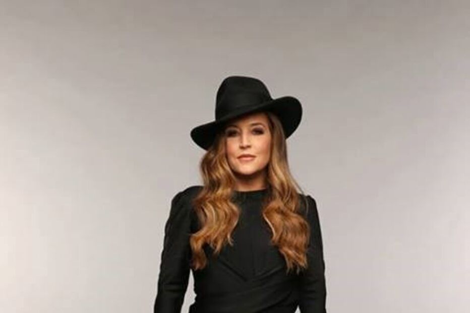 Elvis Presley, Lisa Marie Presley, Acusa, Empresário, Barry Siegel, Fortuna, Gasto, Cantora