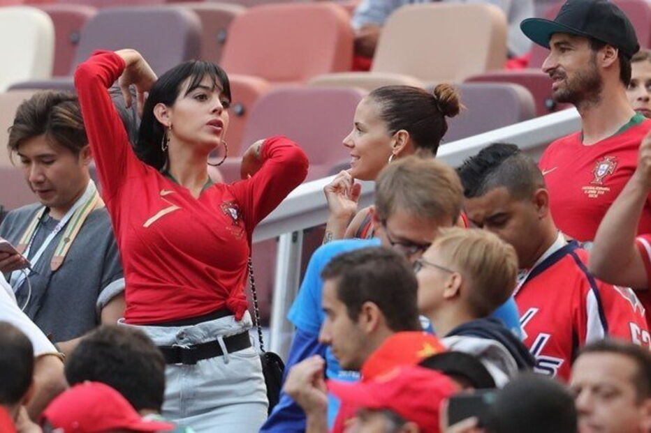 Georgina Rodríguez apoia seleção nacional e Ronaldo na Rússia