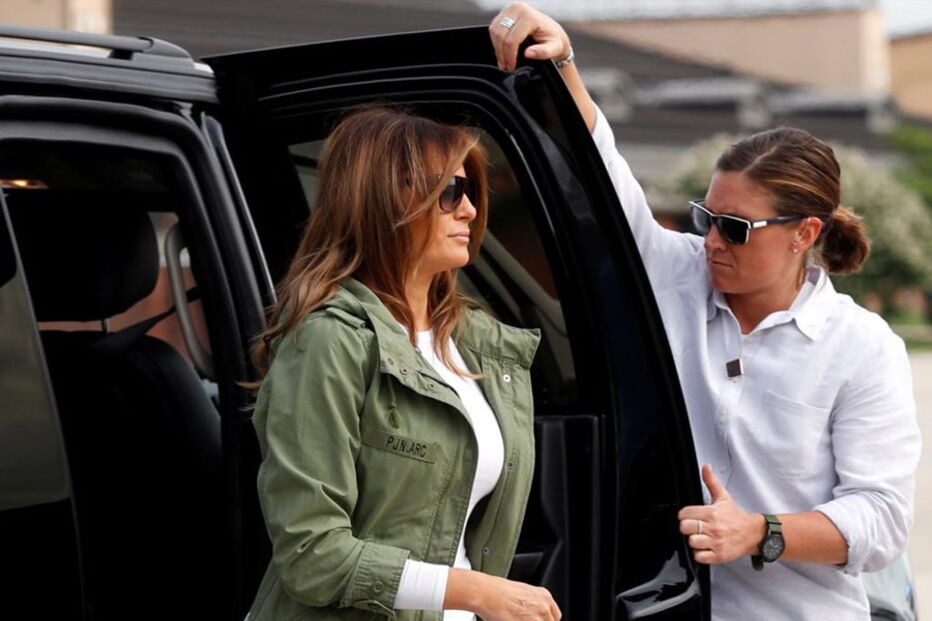 Melania Trump vista crianças imigrantes detidas
