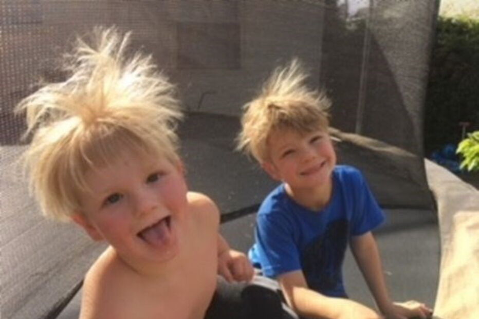 Mãe dá de mamar a filho de sete anos e é acusada de abuso infantil