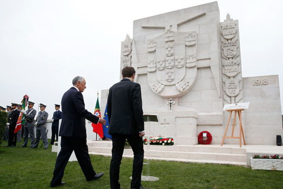 Presidente esteve no Cemitério militar português de Richebourg em Abril