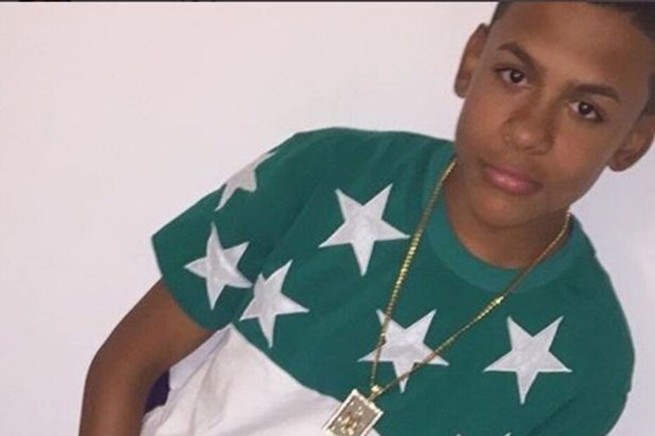 Rapaz de 15 anos esfaqueado até à morte por gangue