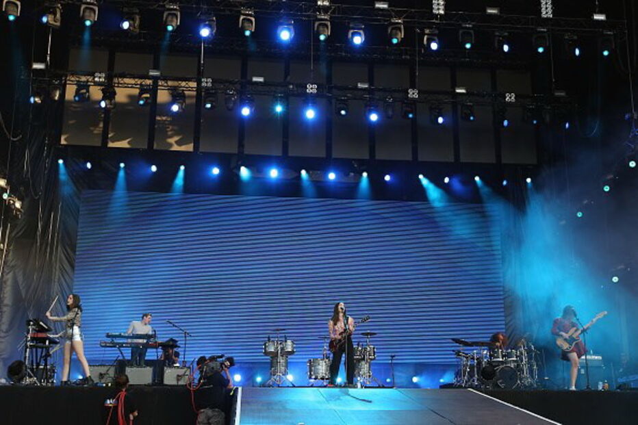 Atuação das irmãs HAIM no primeiro dia do festival Rock in Rio