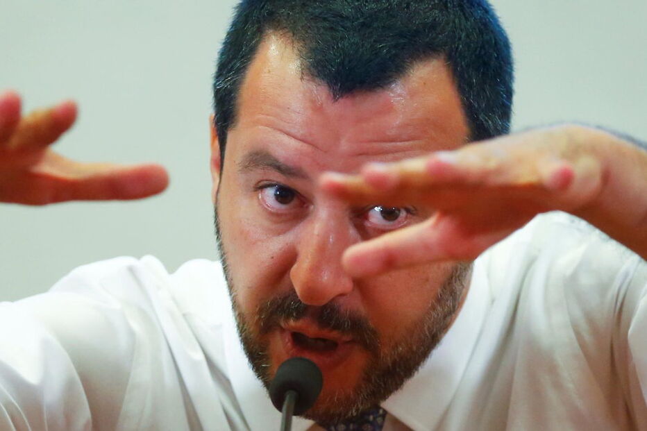 Ministro italiano quer centros de migrantes na Líbia