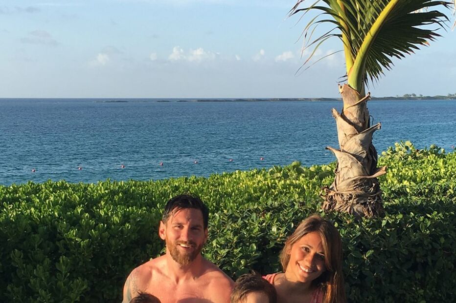 Messi com Antonella e os filhos