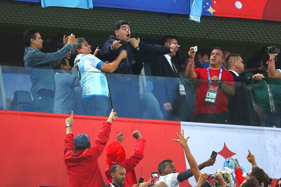 Maradona sentiu todas as emoções do jogo da Argentina frente à Nigéria