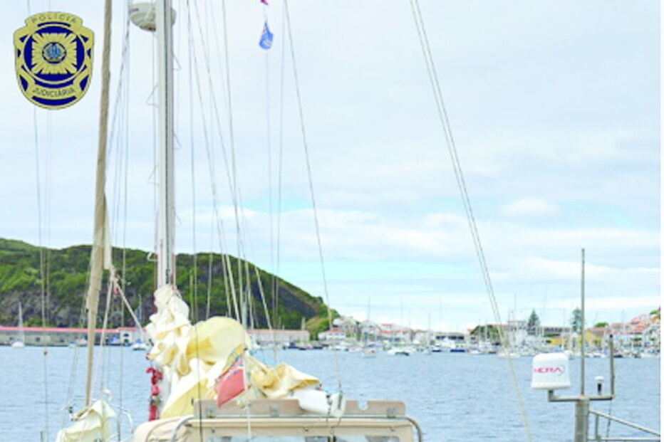 Veleiro tinha partido das Caraíbas e foi interceptado  ao largo da ilha do Faial 