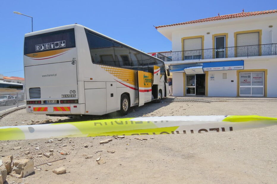 Acidente com autocarro	em Albufeira