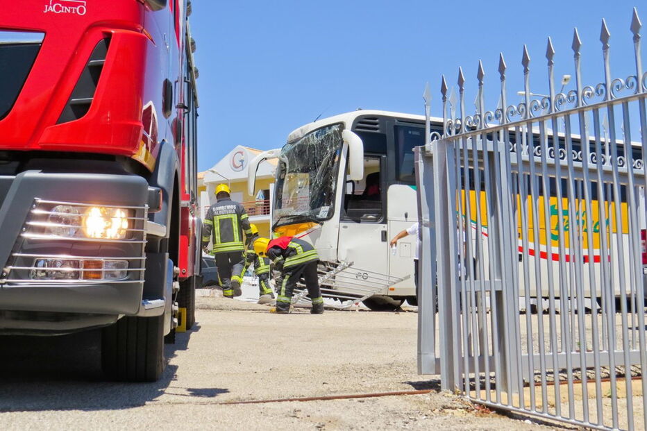 Acidente com autocarro	em Albufeira