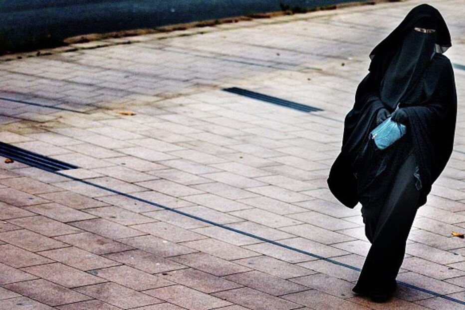 Burca proibida na Holanda