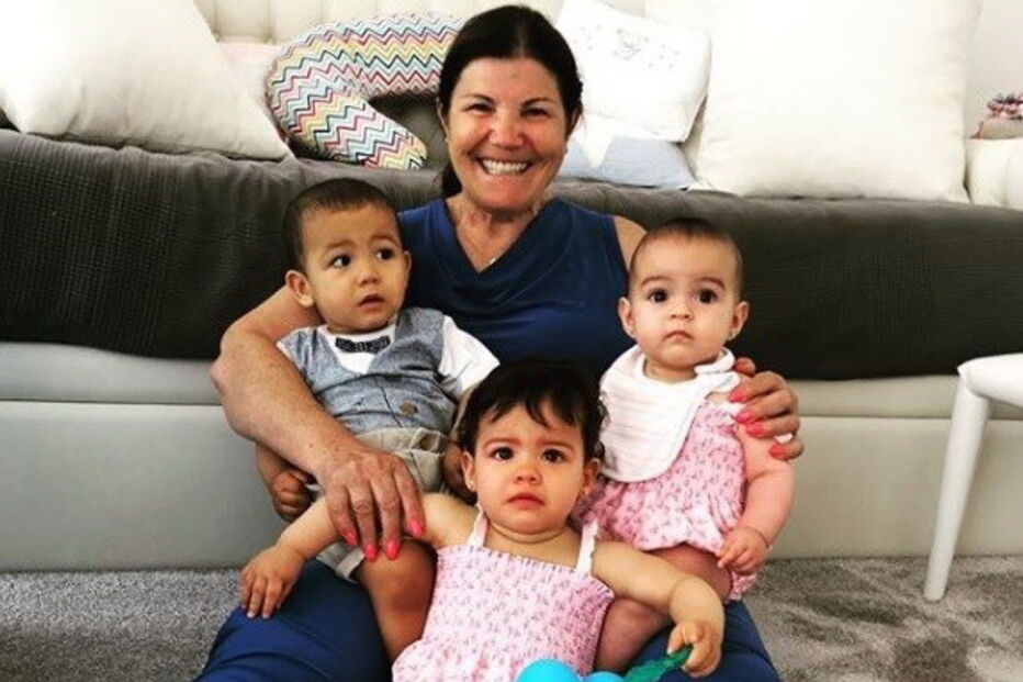 Dolores com os netos