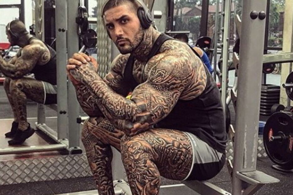 Soldado exibe vida luxuosa e tatuagens proibidas no Instagram