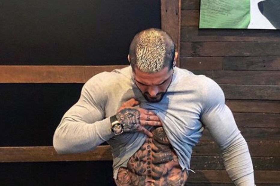 Soldado exibe vida luxuosa e tatuagens proibidas no Instagram