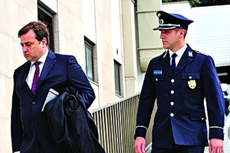 Filipe Silva com o advogado