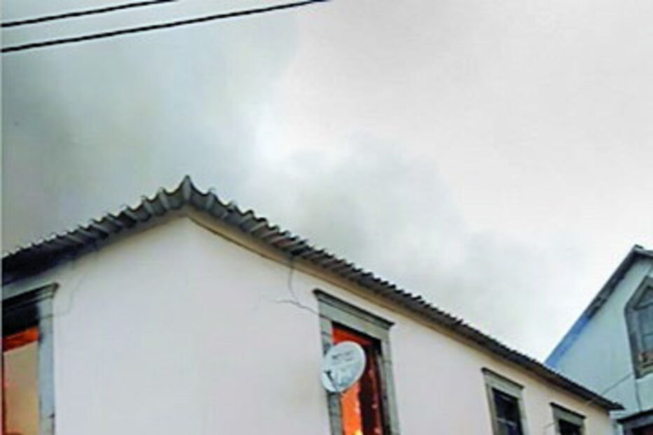 Casas consumidas pelas chamas   