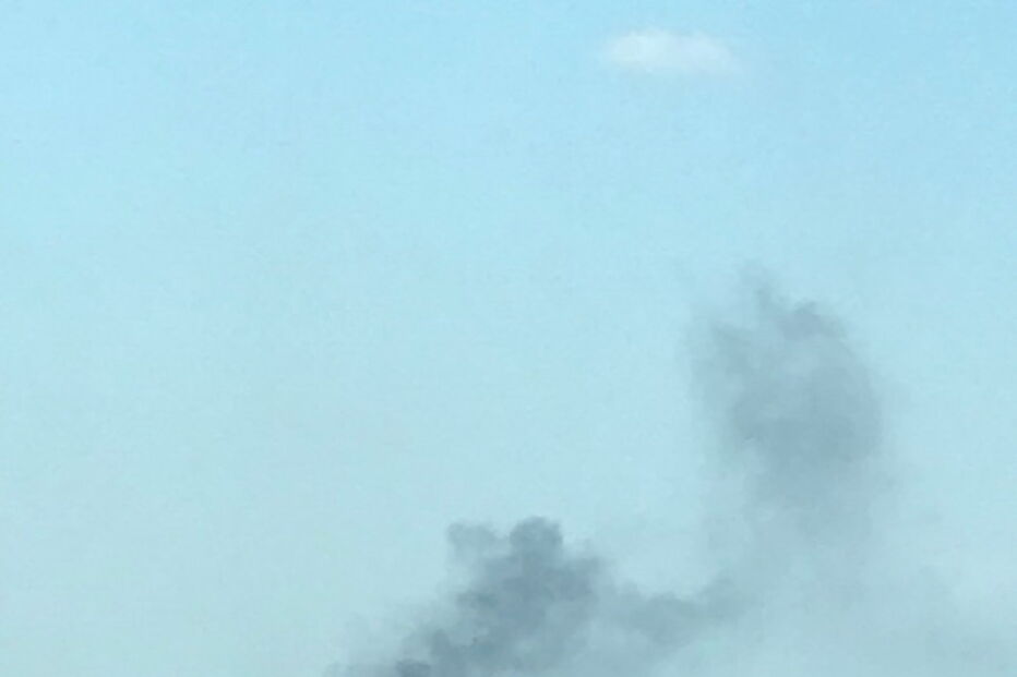 Fogo em torre de apartamentos de Londres