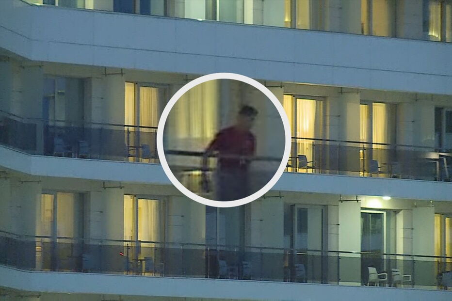 Ronaldo em momento de descontração na varanda do hotel em Sochi