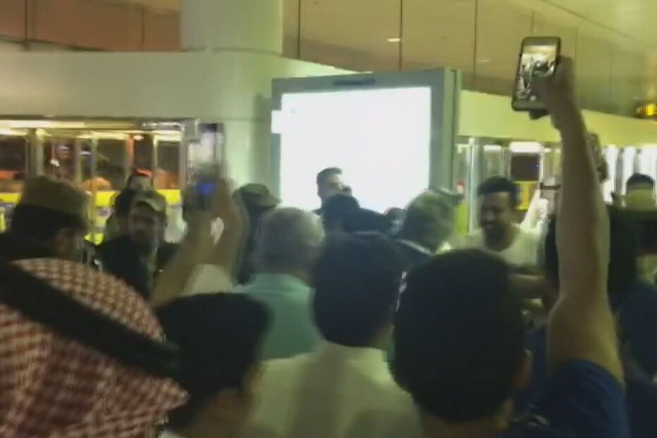 Jesus recebido em clima de euforia na Arábia Saudita