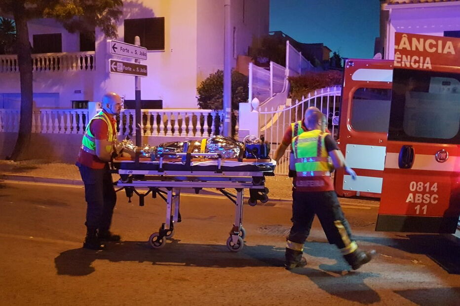 Condutor foge após bater em motociclo em Albufeira