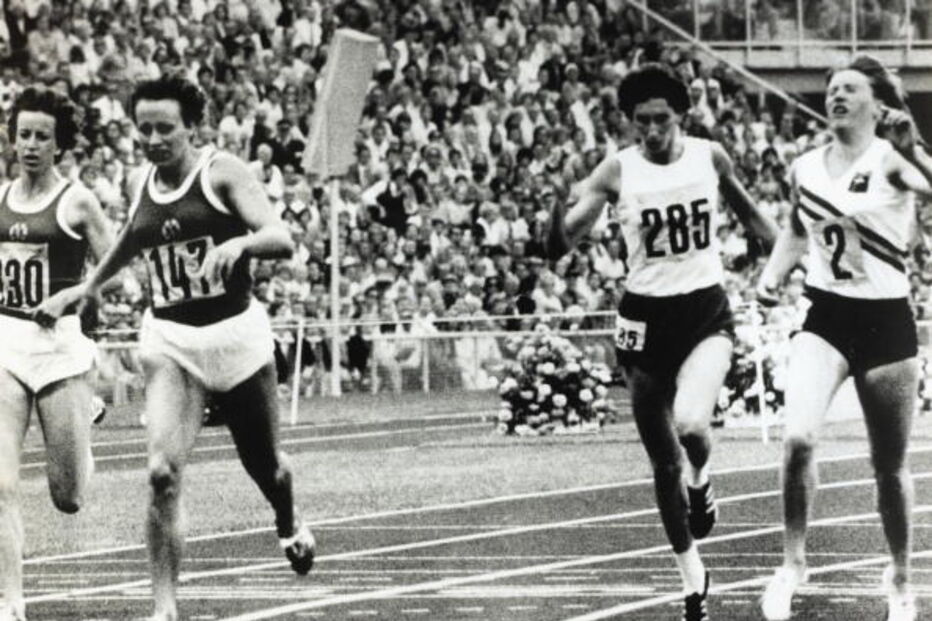 Morreu velocista Irena Szewinska