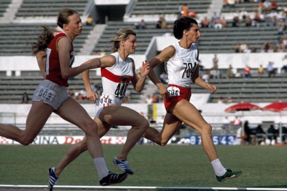 Morreu velocista Irena Szewinska