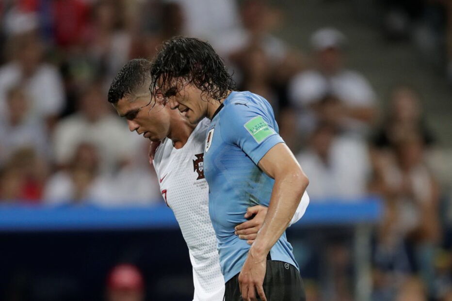 Ronaldo ampara Cavani lesionado