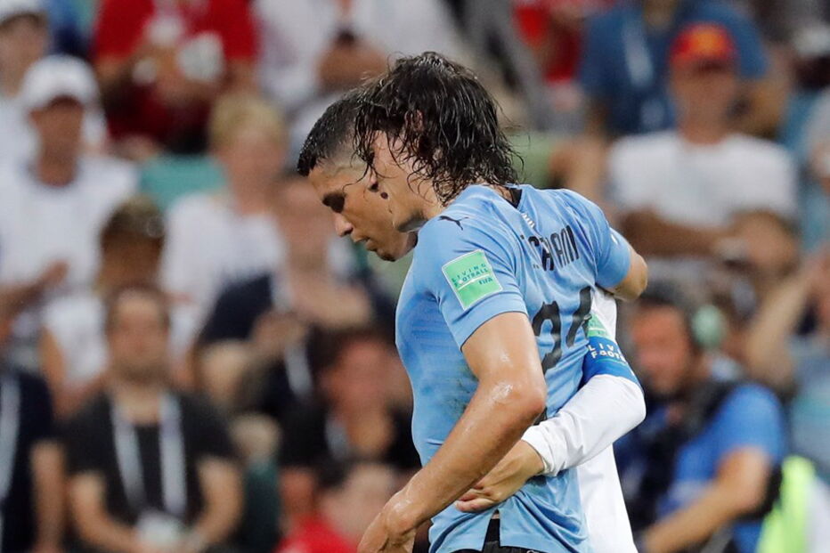 Ronaldo ampara Cavani lesionado