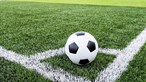 Liga determina jogos profissionais com mínimo de 13 futebolistas por equipa