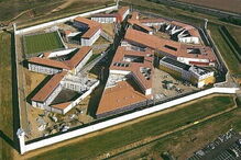 Prisão de Réau, em França