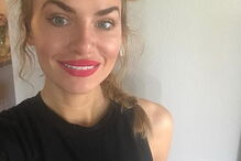 Mulher abusada sexualmente pela mãe torna-se viciada em sexo