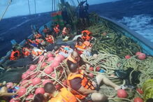 Sete turistas desaparecidos em naufrágio na Tailândia 