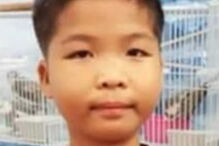 Panumas Saengdee, de 13 anos, é conhecido como Mick. É defesa na equipa