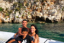 Ronaldo e Georgina gozam férias românticas