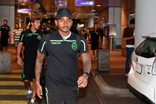 Sporting recebido em festa pelos adeptos na chegada à Suíça