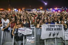 Arctic Monkeys entre baladas de hotel e o rock adolescente no NOS Alive