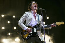 Arctic Monkeys entre baladas de hotel e o rock adolescente no NOS Alive